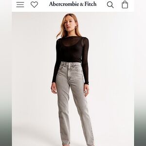 NWT Abercrombie and Fitch Ultra High Rise 90’s Straight Jean in grey, size 30